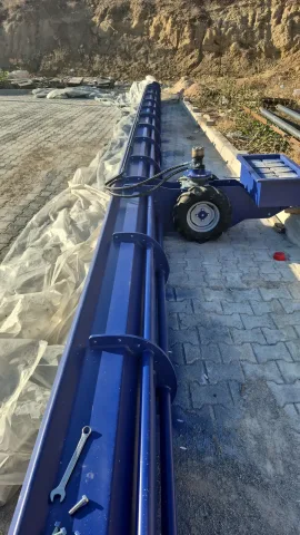 בורג טאטוא מסוג טרקטור